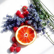 Grapefruit, lavender and raspberry represent the olfactory notes of the perfume.