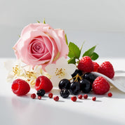 Rose, raspberry and pink pepper represent the olfactory notes of the perfume.