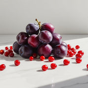 Plum and red berries represent the olfactory notes of the perfume.